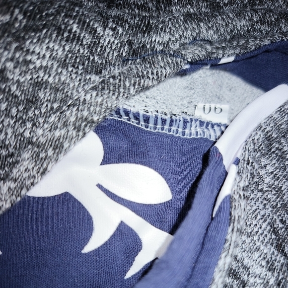 Boys 2T/24mo 2 piece outfit with hood. Gray and blue with white deer head prints - Picture 5 of 5